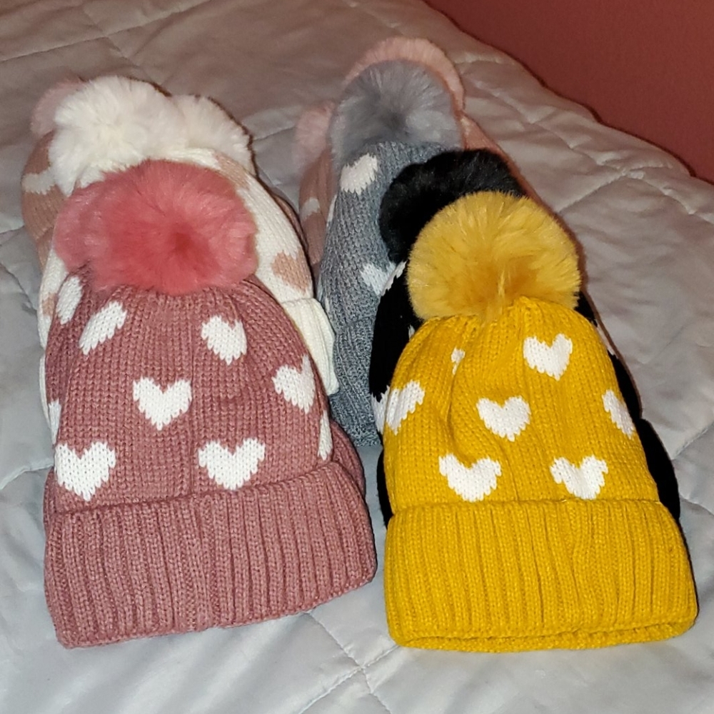 Little girl's knitted beanie